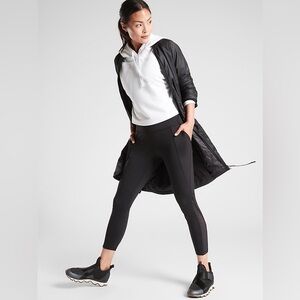 Athleta Lightning Stash Pocket 7/8 Tight Leggings